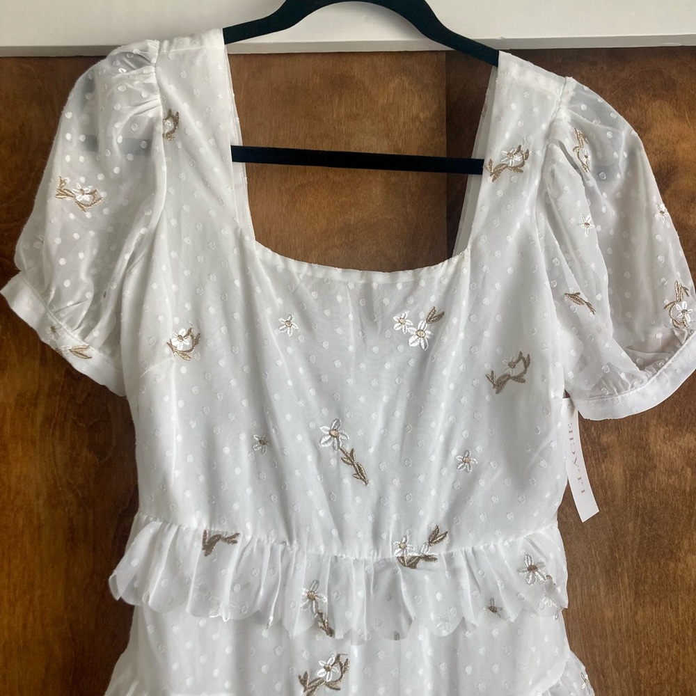 NWT Adelyn Rae white swiss dot embroidered dress